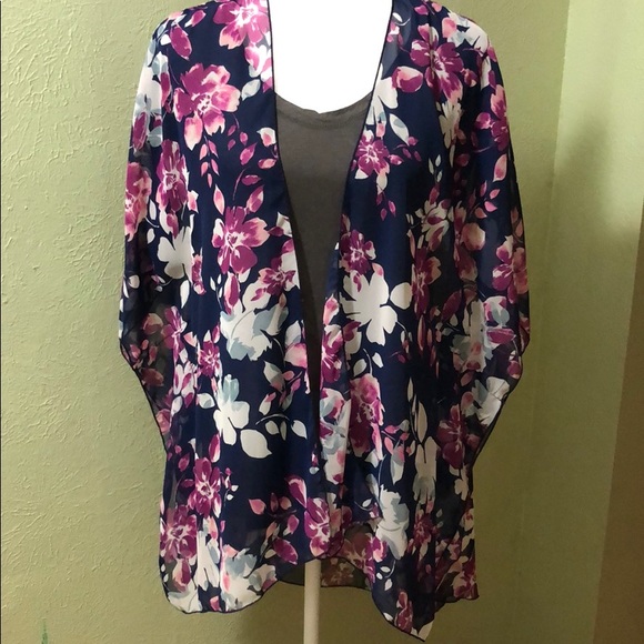 emory park Accessories - NWT Floral Kimono, size s